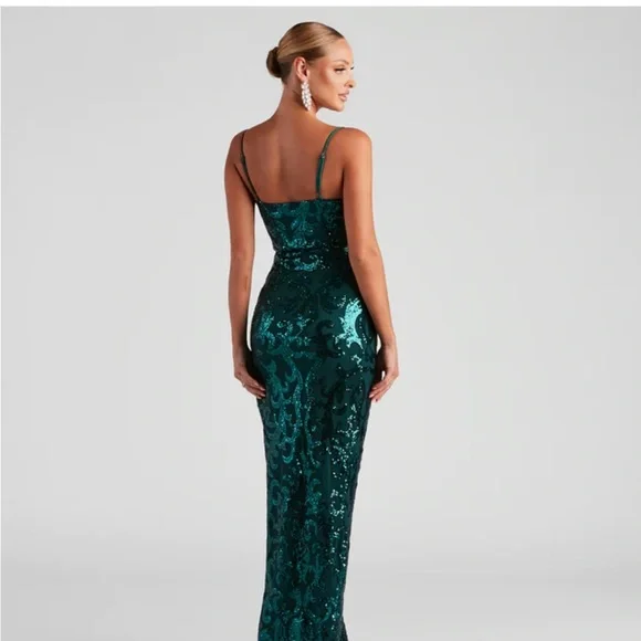 green emerald velvet dress Amazing Long Dark Green Mermaid Sleeveless Beading Prom Dress with Lace